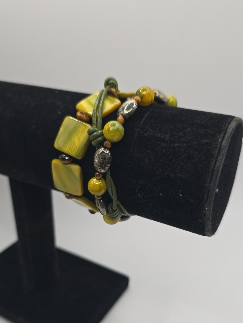 Silpada Rerired Green MOP, Pyrite, Tigers Eye Beaded Leather Bracelet